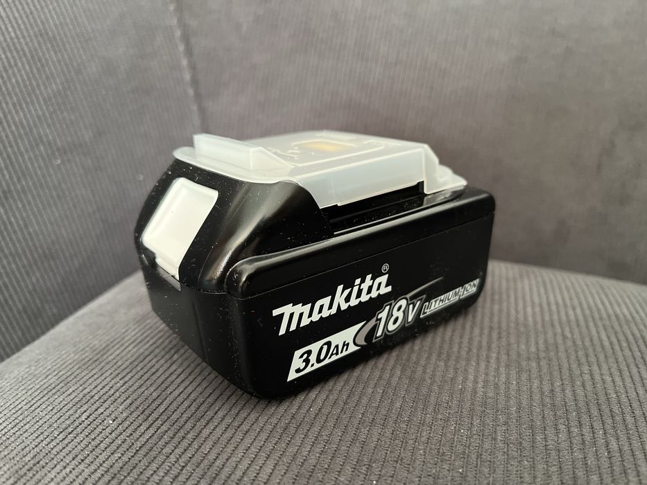 Suflanta(Praf/Frunze) cu doua tuburi&Aculatoriginale-Makita, Noi.