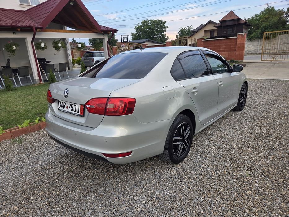VOLKSWAGEN Jetta 2012 — imagine 4