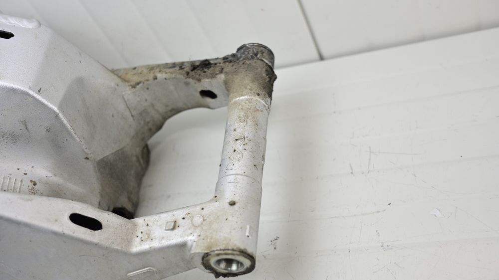 Bascula Spate Suzuki GSR 600 2006 - 2010