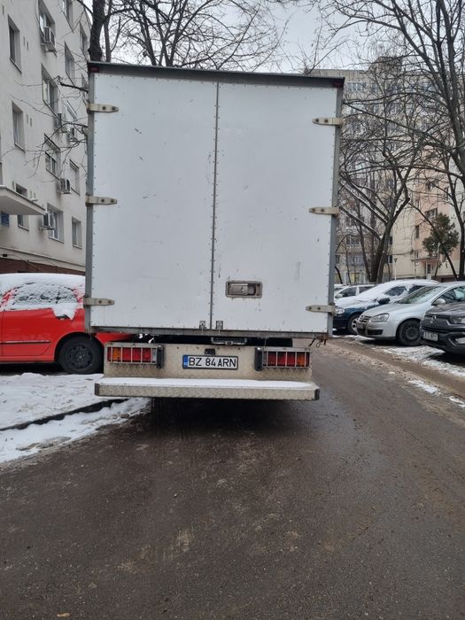 Mașina Mecedes spireter