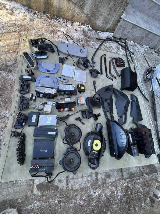 Продавам Mercedes w 220 на части