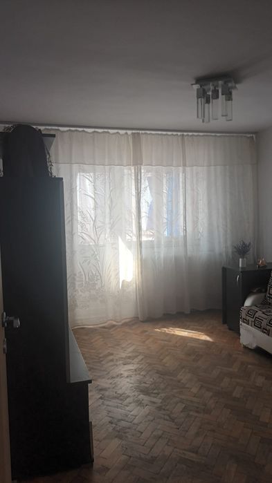 Vand apartament 2 camere, decomandat, cf II, Razboieni, Et 3/4, langa piata