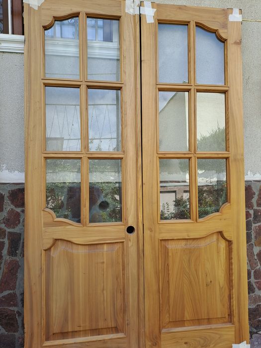 Двери из натурального дерева, (карагач)