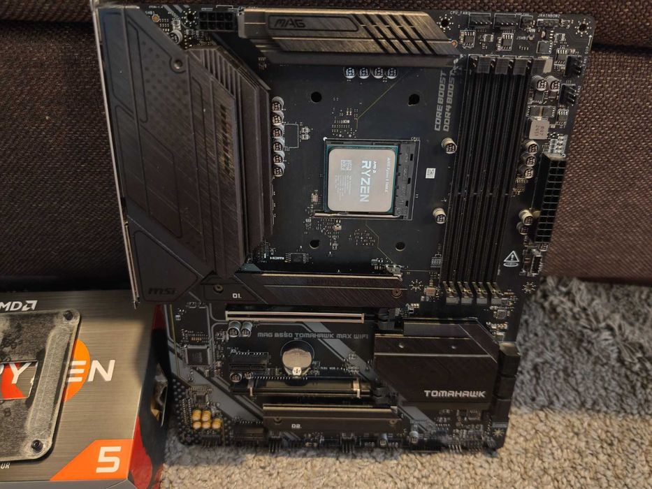 Комплект MSI MAG B550 TOMAHAWK MAX WIFI + Ryzen 5 5600x, шестядрен 3.5/4.6GHz АМ4