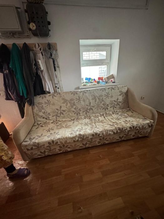 Продам диван раскладной.