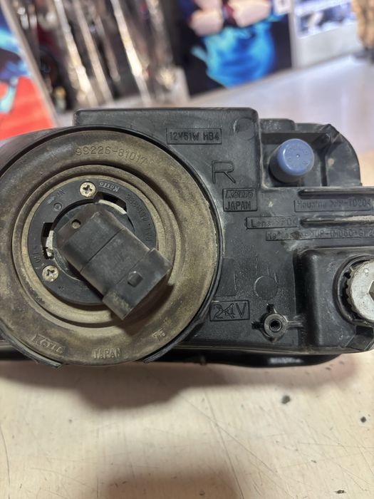 Крузак 200 противотуманка правая