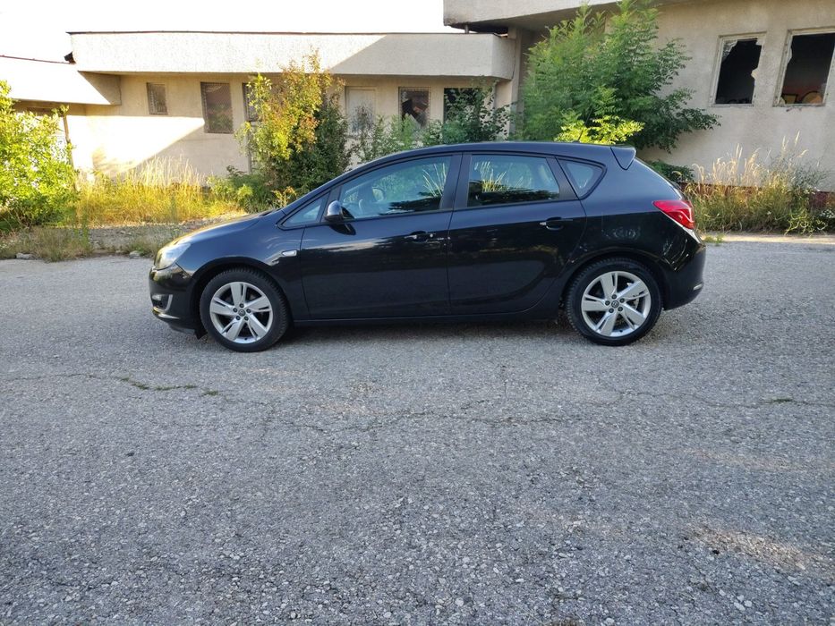 Opel Astra / Фабрична газ / 140кс. / Перфектно състояние / Нов внос