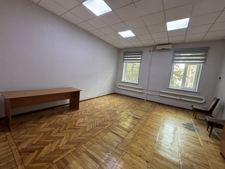 Аренда офиса ЦЕНТР Шота Руставели парк Бобура  28, и 68 кв.м.