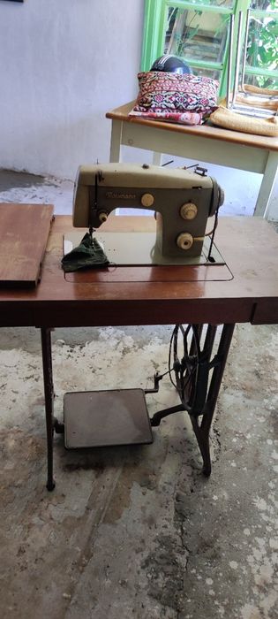 Стара шевна машина