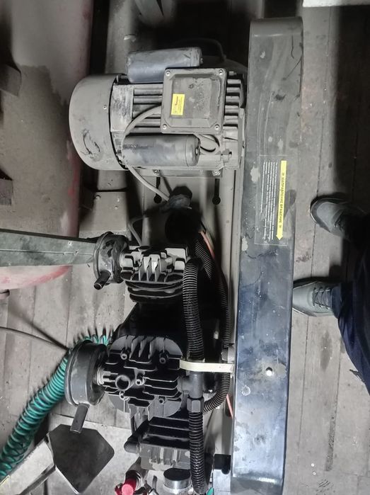 Продам компрессор и разбортовочный.