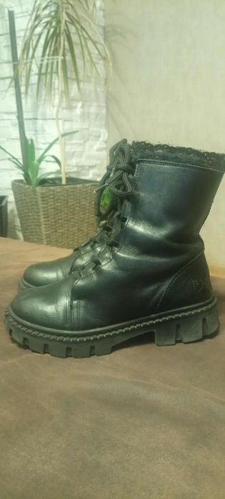Боти от естествена кожа на българската фирма "Понки" 34 номер.