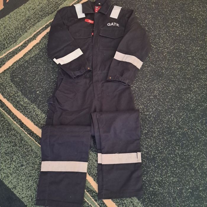 Спес.Камбинзон ерлерге
4500ге 50.52размерге баради.