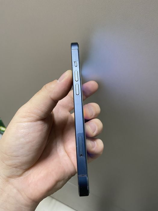 Продам айфон 13 память 128гб