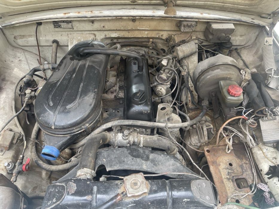 Moshina volga vaz 01
