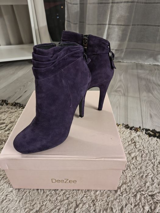 Vând botine cu toc Bata,mov