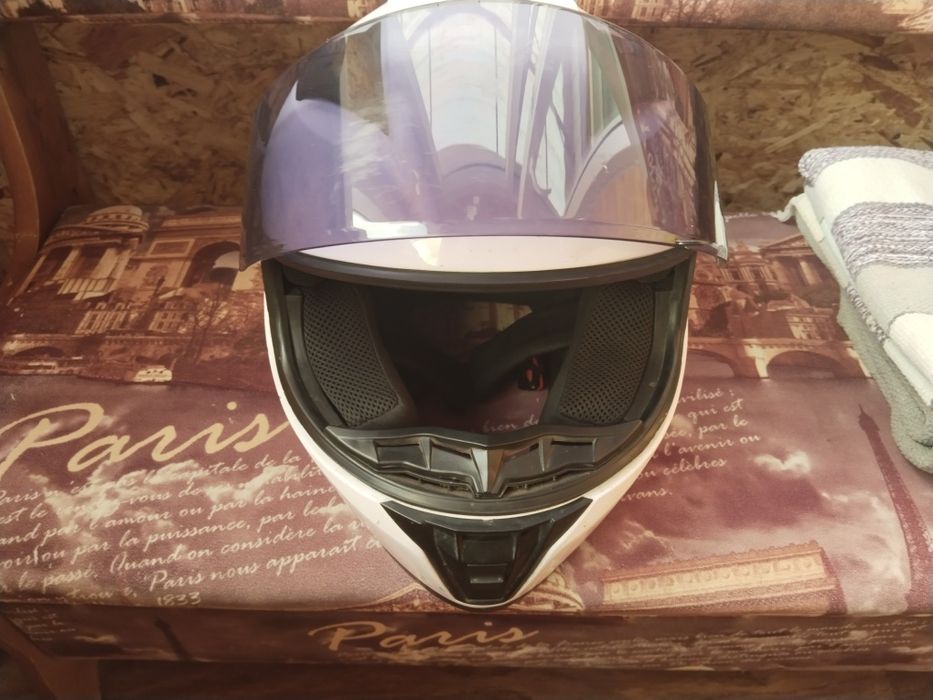 Продам мотошлем YEMA