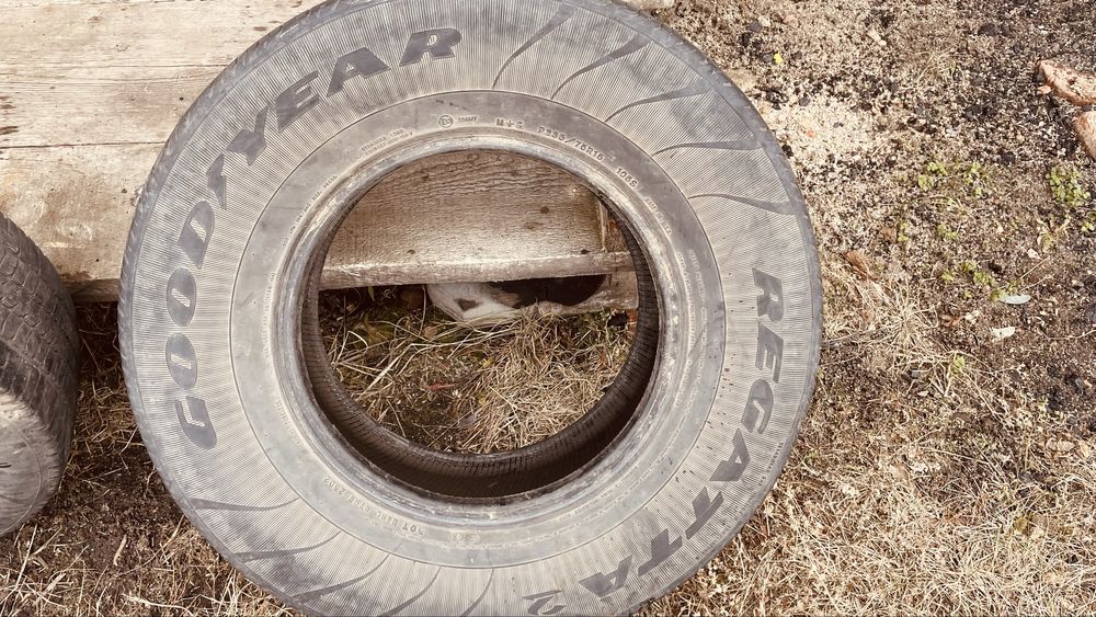Продам шины 235/75/15R