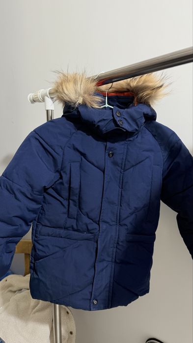 Синяя куртка с мехом и куртка-зефирка для девочки