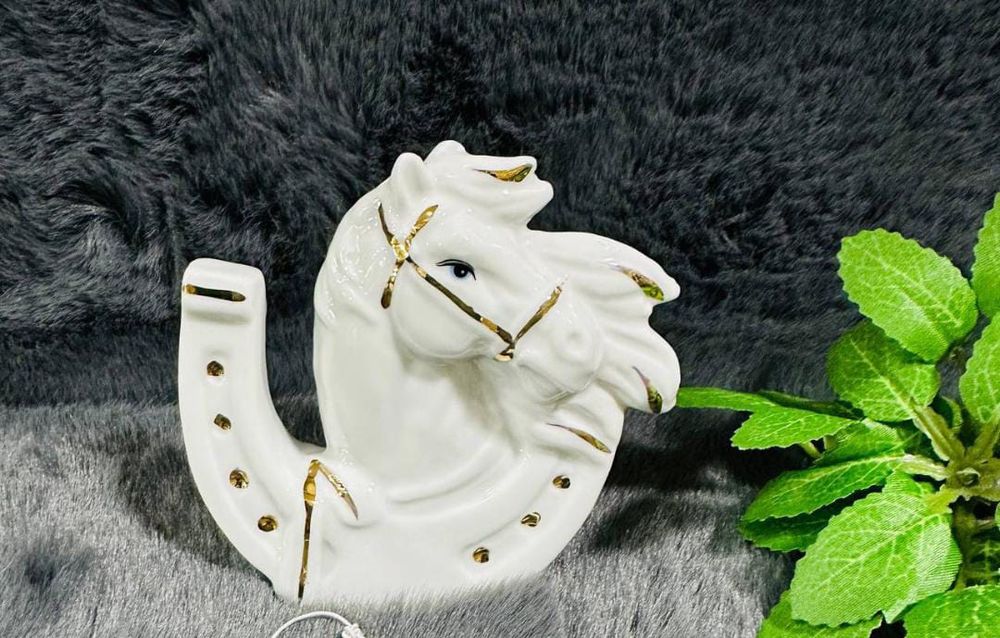 Статуэтка Лошадь фарфор