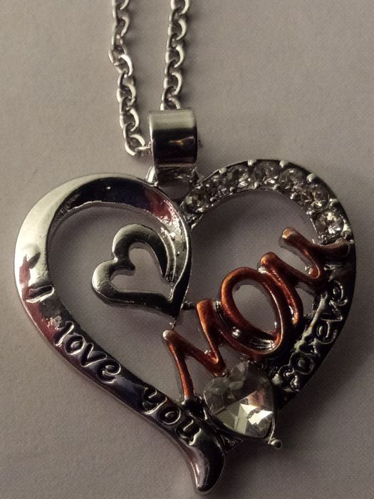 Модно колие с кристали