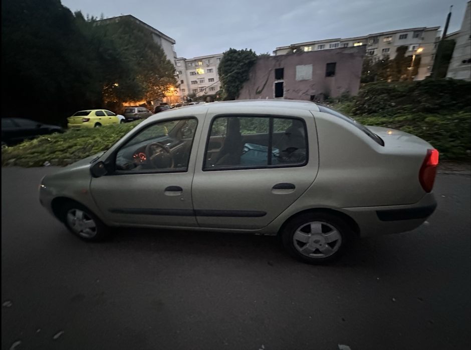 RENAULT Clio 2004 — imagine 4