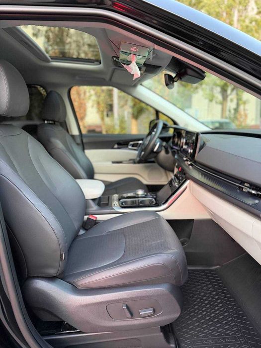 Sotuvda Kia Carnival avtomashinamiz