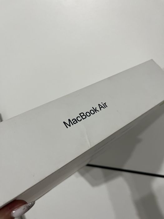 Macbook Air 13.6 M4 Midnight