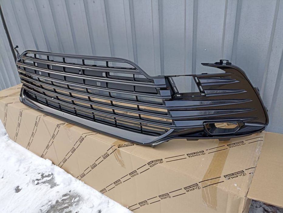 Камри 75 европеец   Решетка в бампер нижняя