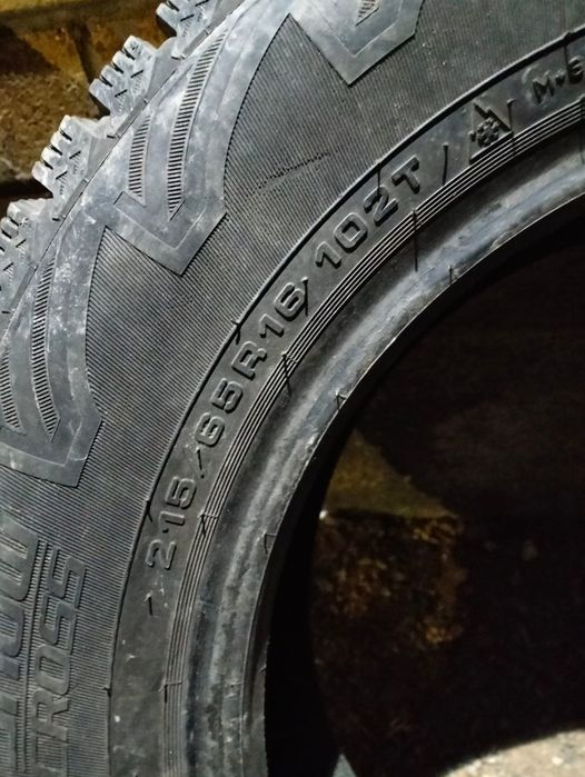 Продам шины шипованные на r16