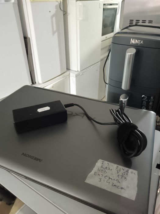 Лаптоп Medion Akoya – i3, 8GB RAM, 1TB HDD