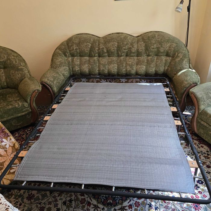 Красива Холна Гарнитура: 1 Диван + 2 кресла + 2 табуретки