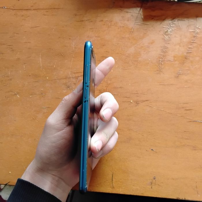 Xonor sotiladi aybi bor ekran