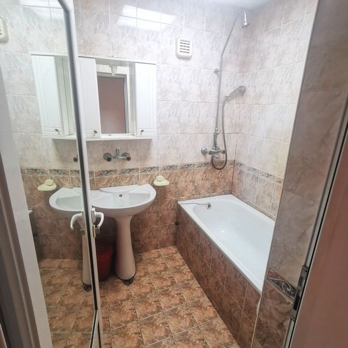 Продава се Четиристаен апартамент в Благоевград, Широк център - 107 кв.м за 851 €/кв.м - Снимка #6