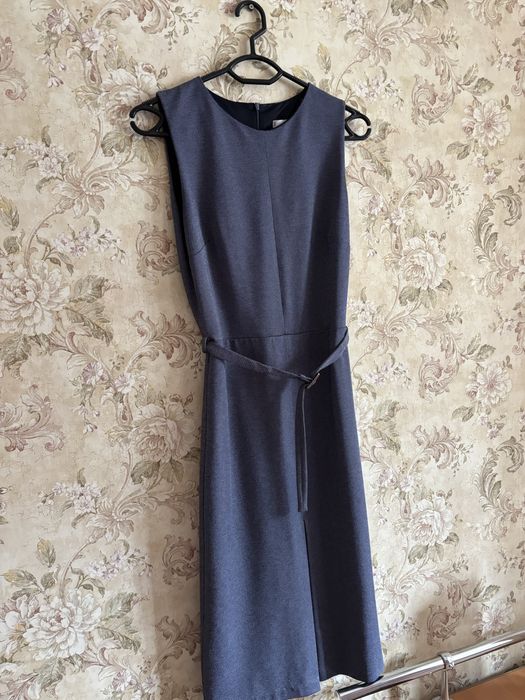 Офисное платье Mango