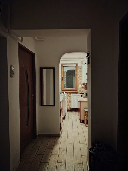 Inchiriez apartament 3 camere