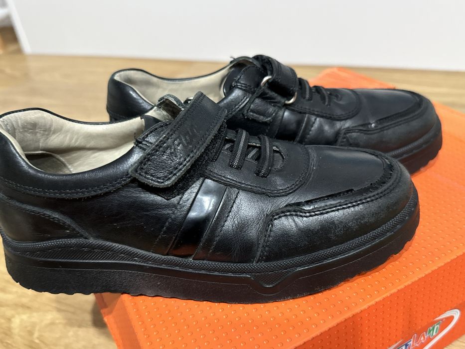 Туфли школьные, 34 и 33 размер