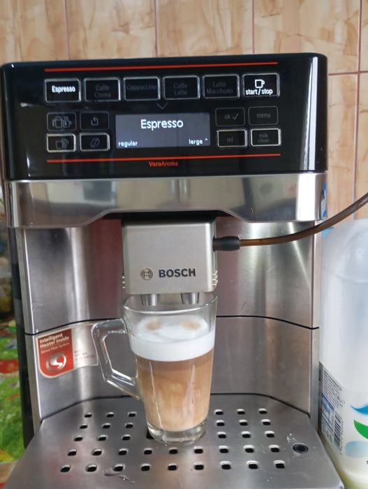 Vând expresor cafea Bosch vero Aroma 700