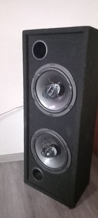 Vand subwoofer și stative