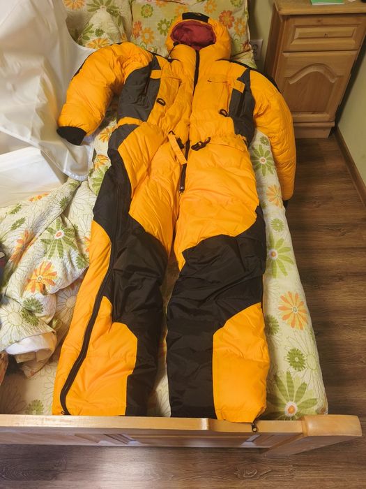 costum de puf altitudine