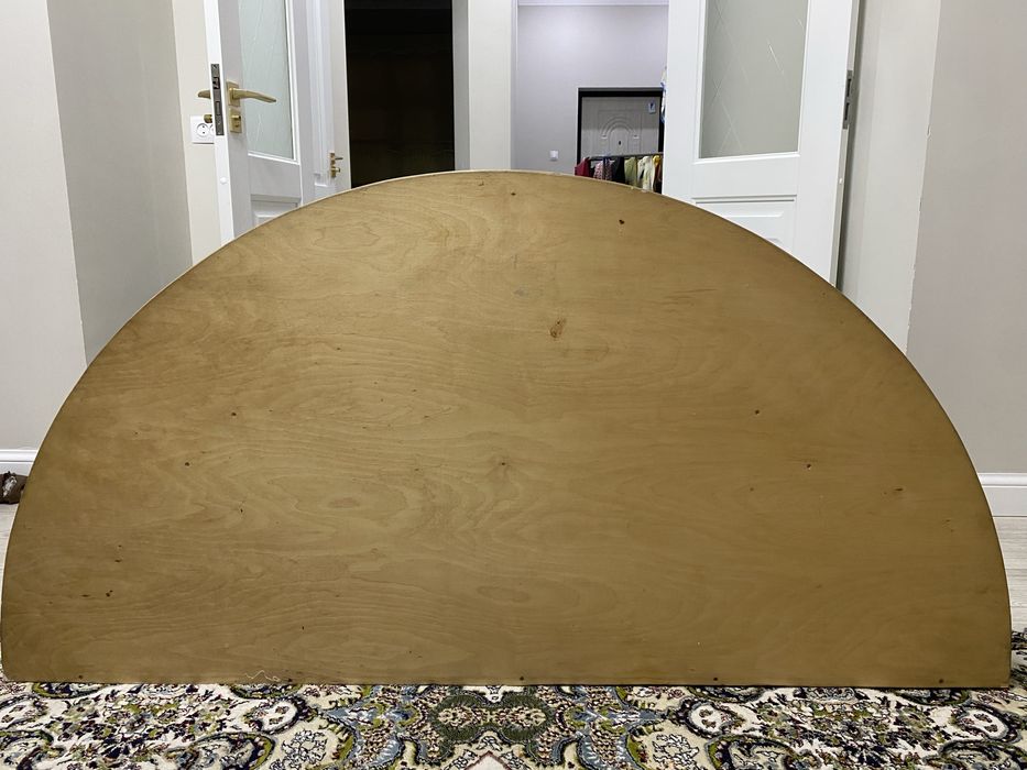 Стол для гостиной