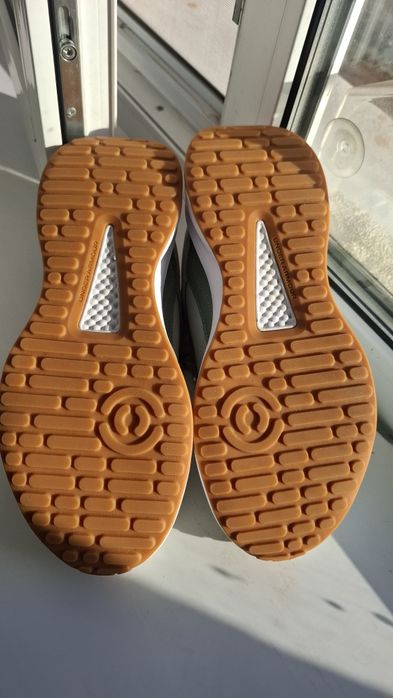 Продам кросовки орегенал Under armour