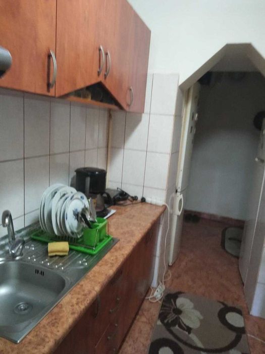 Particular vand apartament 4 camere in Rovine