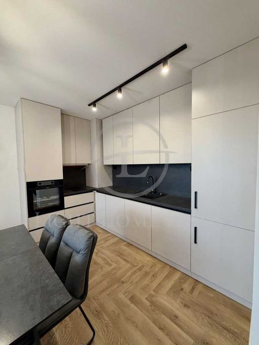 Продава се Двустаен апартамент в Пловдив, Остромила - 85 кв.м за 921 €/кв.м - Снимка #3