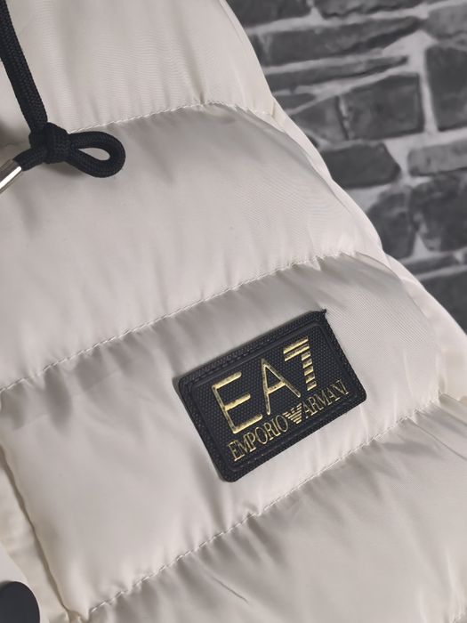 Emporio Armani яке НАМАЛЕНО