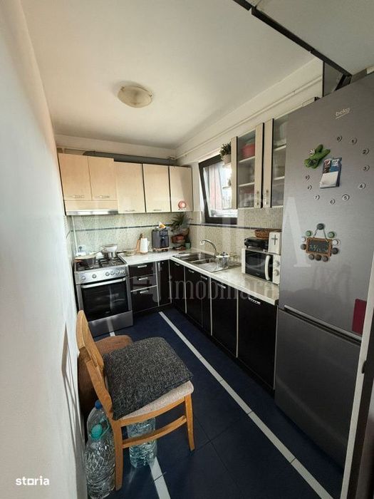 Apartament 4 camere de vanzare in Floresti