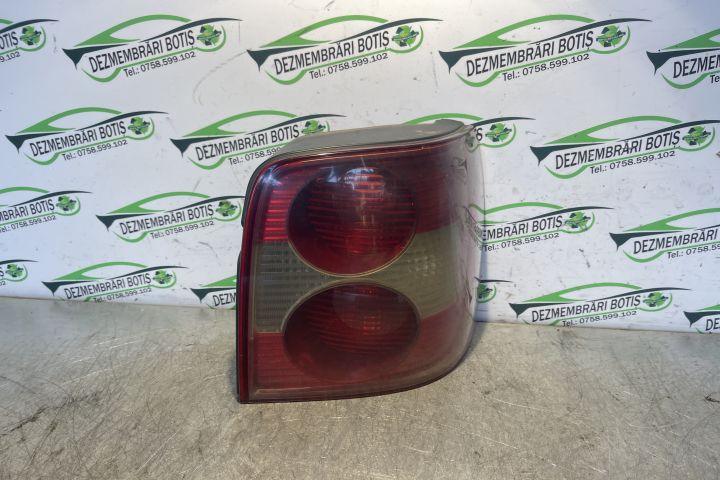 Lampa / Tripla stop dreapta pe aripa 3B9945096AA / 3B9.945.096 AA Vol