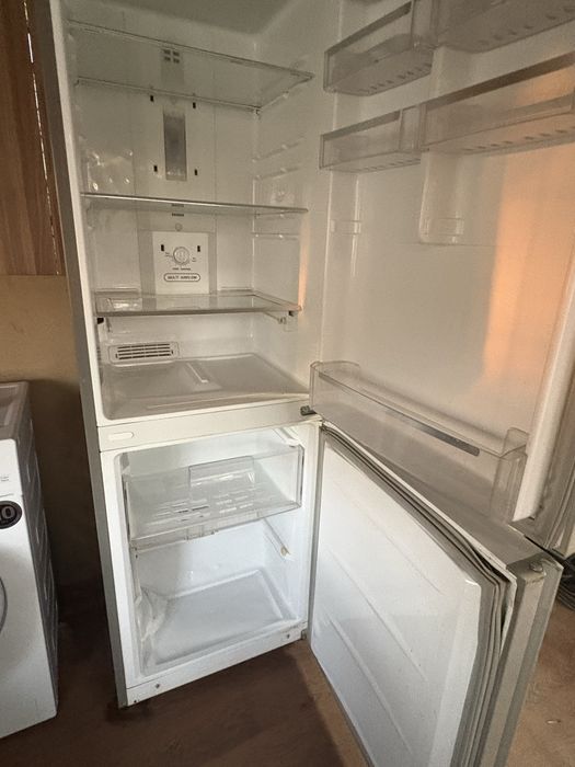 Продам б/у холодильник LG