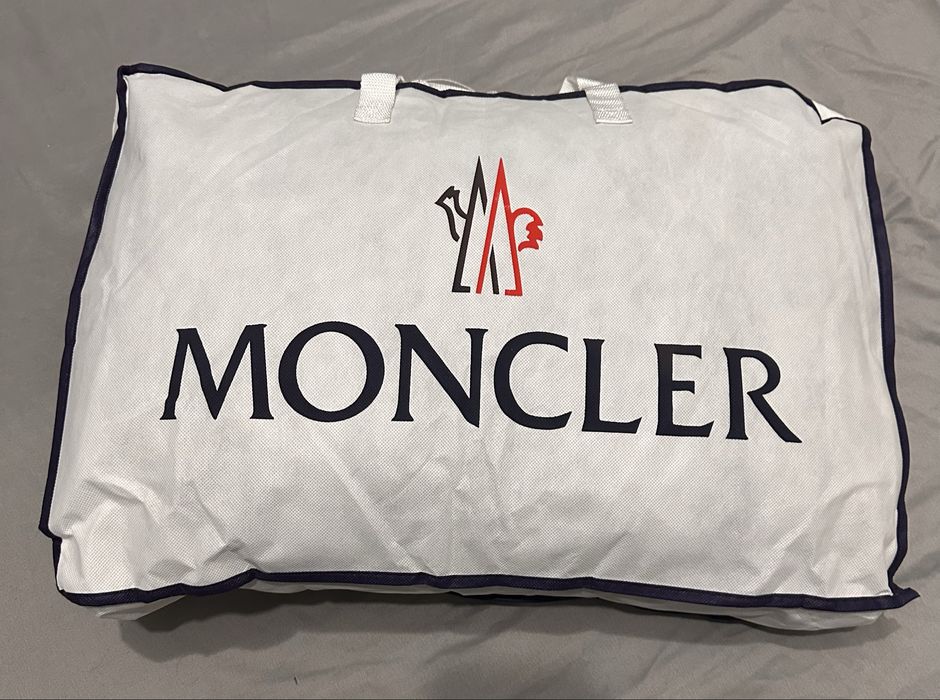 Geaca Moncler Montbeliard