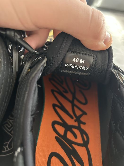 Versace -Trainer Chain Reaction