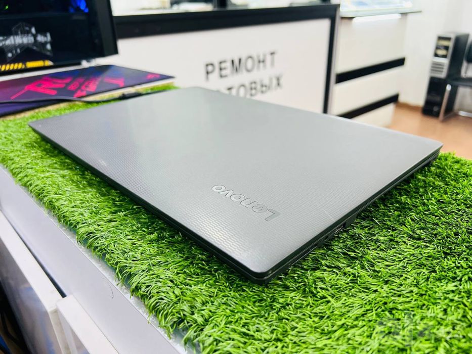 Lenovo V130.